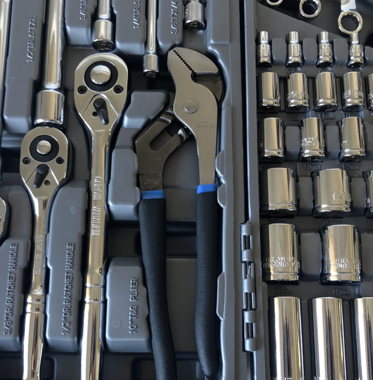 163 Piece Mechanics Tool Kit  DT 0002